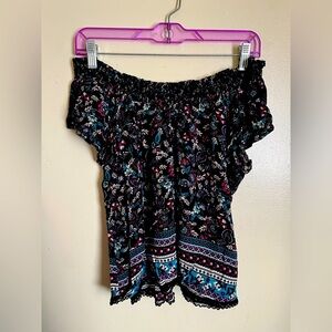 Floral print of the shoulder top